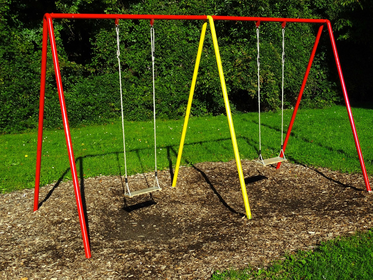 How Commercial Swing Sets Enhance Outdoor Spaces in Mill Valley